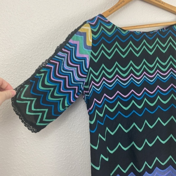 Olivaceous 100% Silk Zig Zag Print Lace Shoulder Dress Size M - Picture 2 of 7